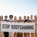 Bodyshaming bei Frauen – wie gesellschaftlicher Druck entsteht und wie du dich davon löst